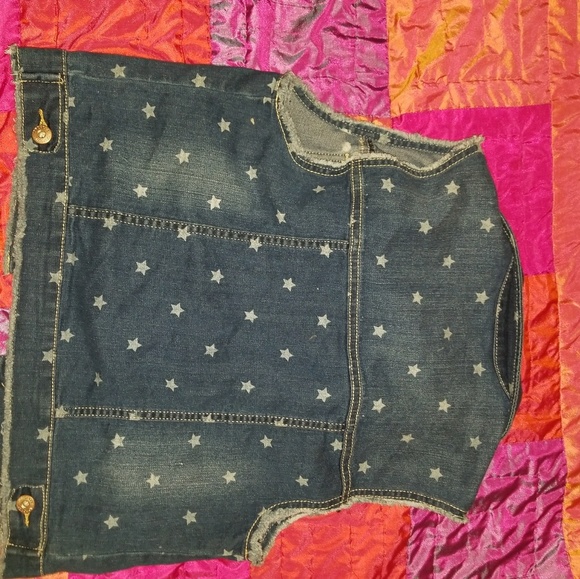 Vest - Picture 7 of 7